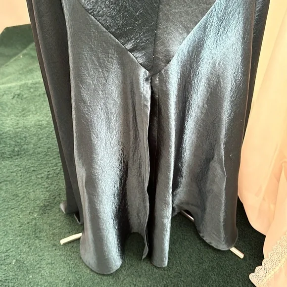 Holiday green dress - Picture 5 of 6